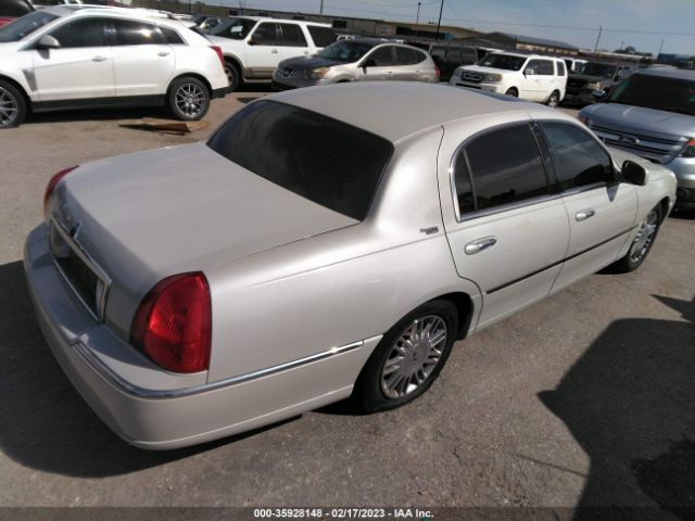 1LNHM82V76Y622437 Lincoln Town Car Signature Limited