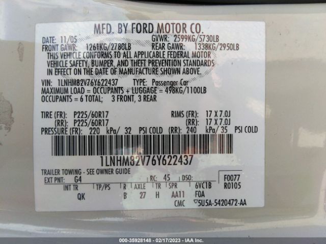 1LNHM82V76Y622437 Lincoln Town Car Signature Limited