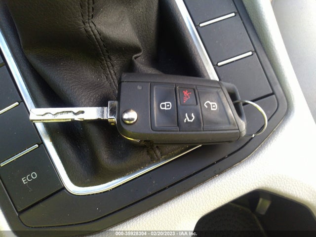 3VWN57BU0KM111130 Volkswagen JETTA S