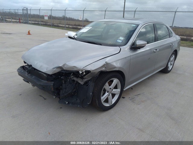 1VWBP7A32CC039811 Volkswagen Passat Se W/sunroof