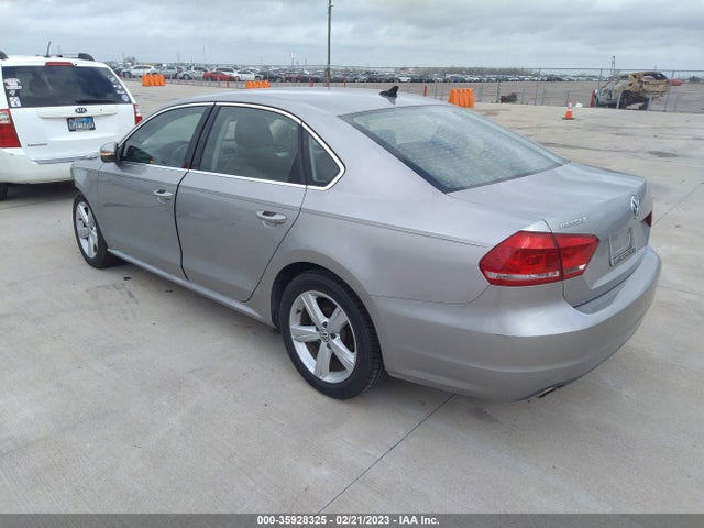1VWBP7A32CC039811 Volkswagen Passat Se W/sunroof