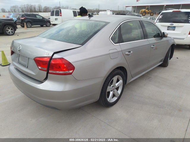 1VWBP7A32CC039811 Volkswagen Passat Se W/sunroof