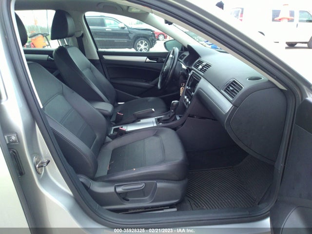 1VWBP7A32CC039811 Volkswagen Passat Se W/sunroof