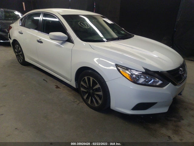2018 Nissan Altima, VIN: 1N4AL3AP0JC186525