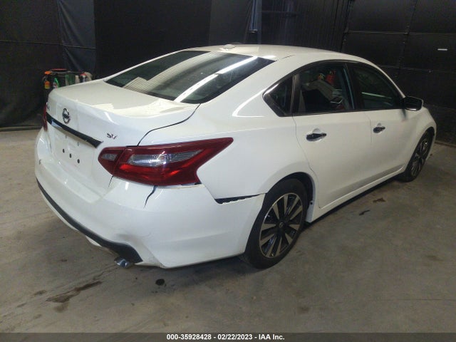 2018 Nissan Altima, VIN: 1N4AL3AP0JC186525