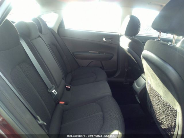 5XXGT4L38KG370875 KIA Optima Lx