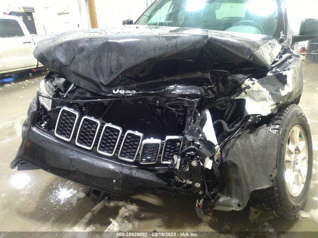 1C4RJFAG1HC867372 Jeep Grand Cherokee Laredo