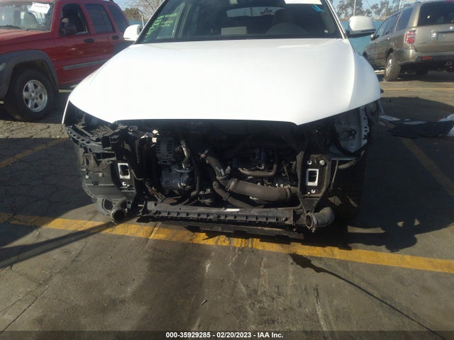 WA1HCCFS2JR014798 Audi Q3 Premium Plus