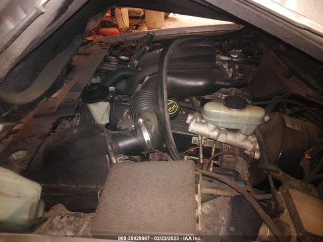 2001 FORD CROWN VICTORIA LX VIN: 2FAFP74W71X117547