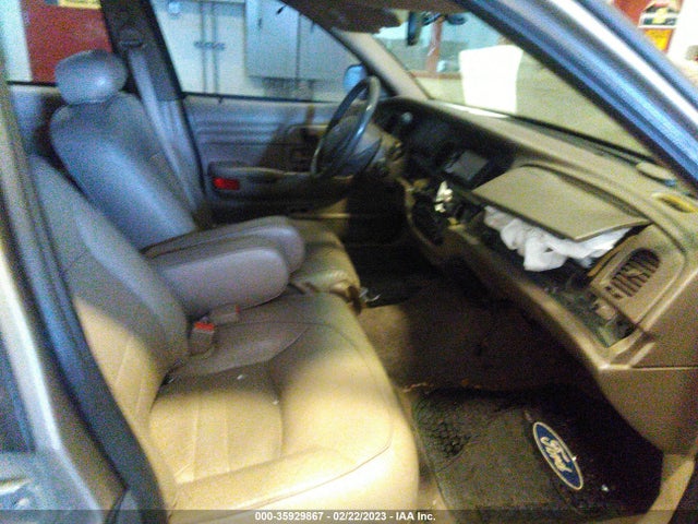 2001 FORD CROWN VICTORIA LX VIN: 2FAFP74W71X117547