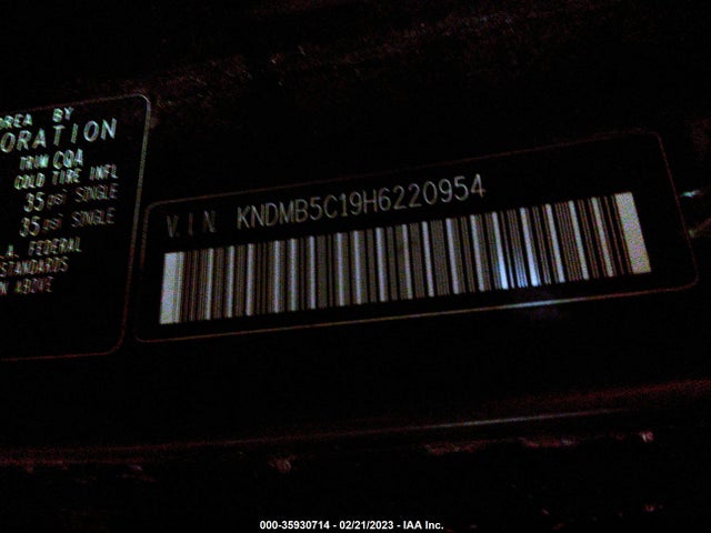 KIA SEDONA LX 2017 KNDMB5C19H6220954 Image 9