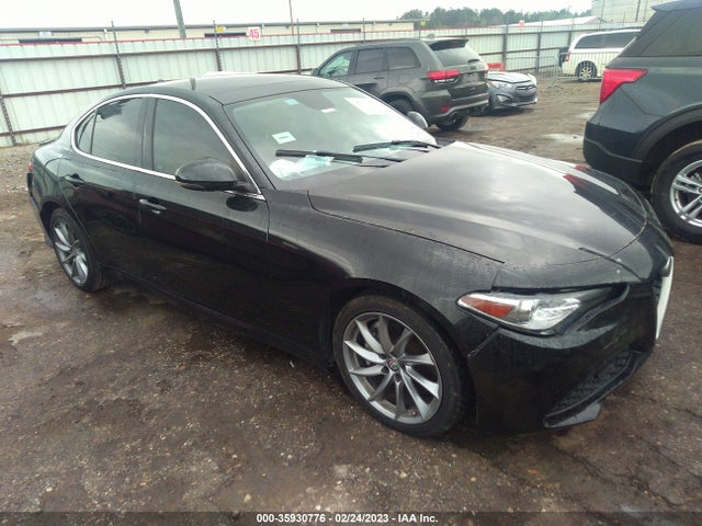 2017 Alfa Romeo Giulia, VIN: ZARFAEBN6H7550115