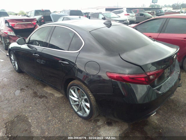 2017 Alfa Romeo Giulia, VIN: ZARFAEBN6H7550115