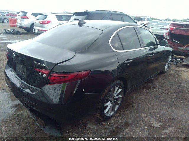 2017 Alfa Romeo Giulia, VIN: ZARFAEBN6H7550115