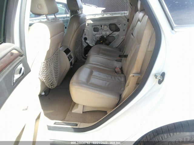 2011 CADILLAC SRX LUXURY COLLECTION VIN: 3GYFNAEY2BS553853