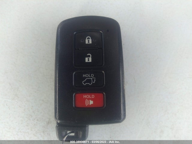 Toyota RAV4 2018 2T3RFREV3JW752660 Image 3