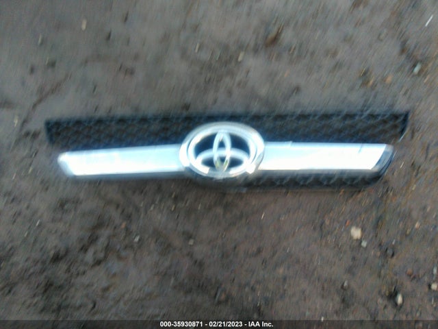 Toyota RAV4 2018 2T3RFREV3JW752660 Image 4