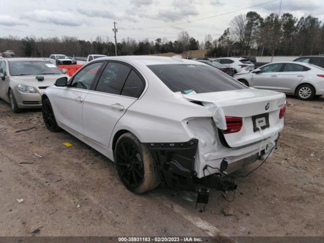 WBA8B9C5XJEE82215 BMW 3 Series 330i