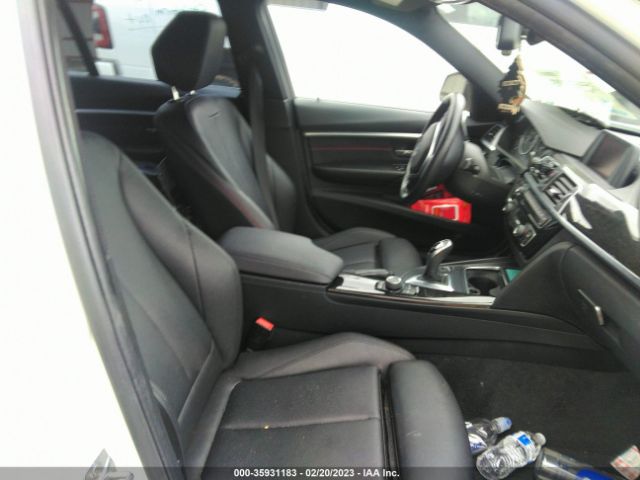 WBA8B9C5XJEE82215 BMW 3 Series 330i
