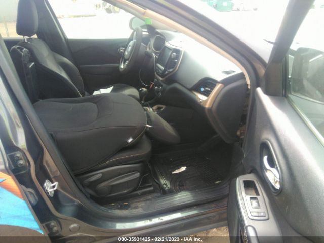 1C4PJLCB7FW791241 Jeep Cherokee Latitude