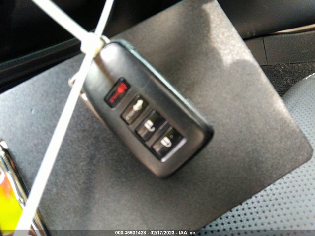 Lexus IS 200T 2016 JTHBA1D28G5027871 Image 3