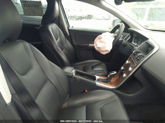 2017 Volvo XC60, VIN: YV440MRU0H2015559