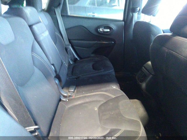 1C4PJLCB1FW683195 Jeep Cherokee Latitude