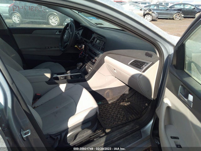 2015 HYUNDAI SONATA 2.4L SE VIN: 5NPE24AFXFH120717