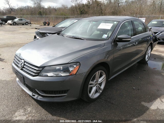 1VWBT7A3XEC108310 Volkswagen Passat Se W/sunroof & Nav