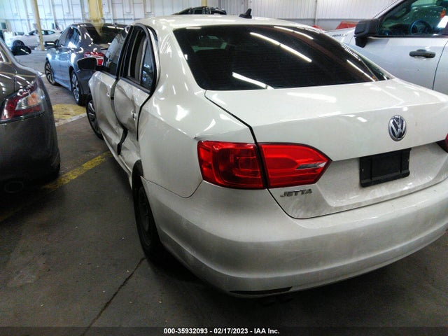 3VWD17AJ8EM237979 Volkswagen Jetta Sedan Se