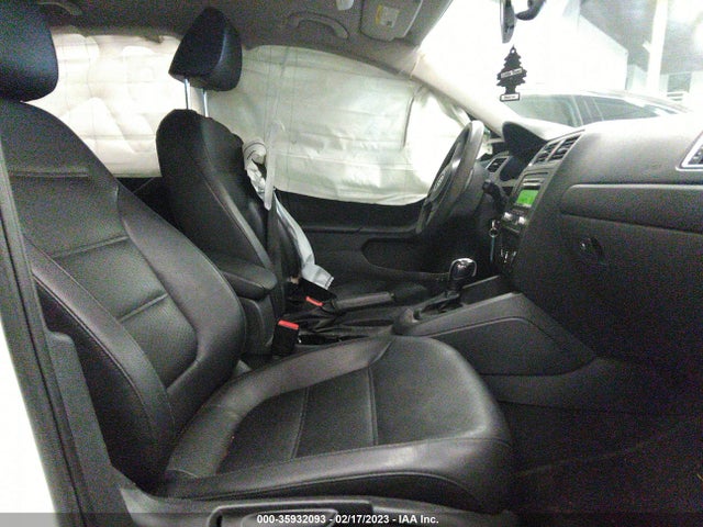 3VWD17AJ8EM237979 Volkswagen Jetta Sedan Se