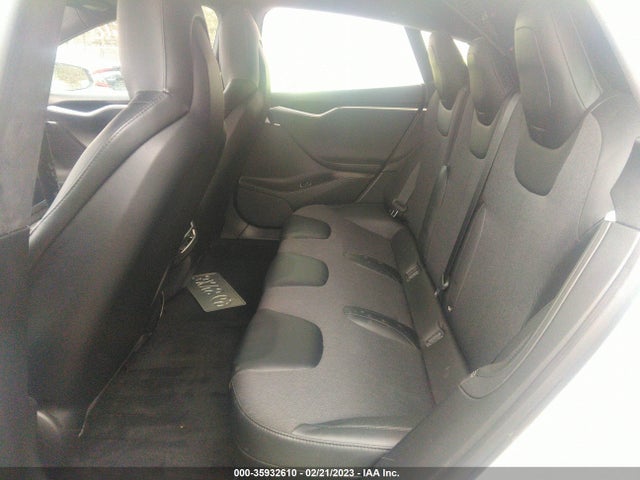 2015 Tesla Model S, VIN: 5YJSA1E40FF116879