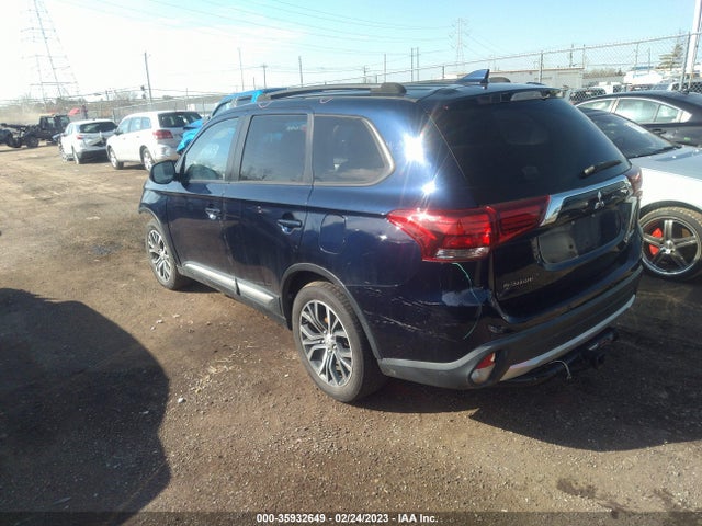 JA4AZ2A3XHZ014777 Mitsubishi Outlander Es