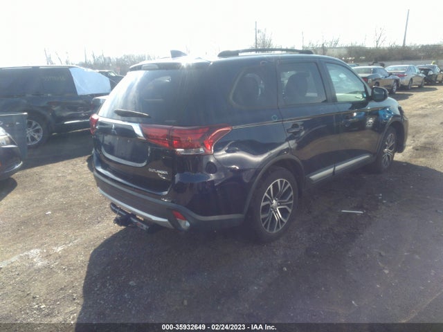 JA4AZ2A3XHZ014777 Mitsubishi Outlander Es