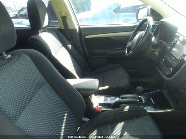 JA4AZ2A3XHZ014777 Mitsubishi Outlander Es