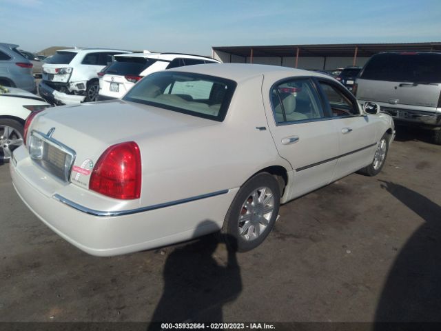 1LNHM82W57Y610863 Lincoln Town Car