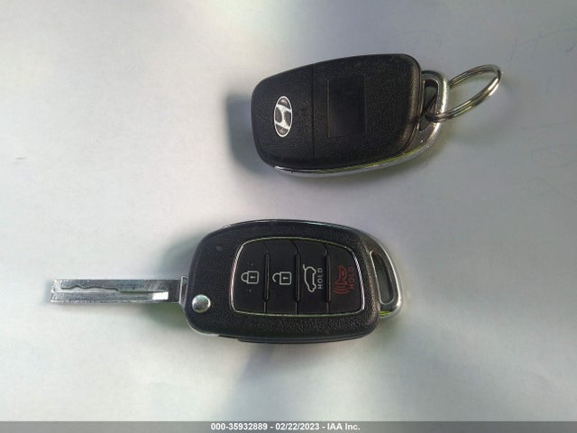 Hyundai Santa Fe Se 2017 KM8SM4HF0HU183297 Image 3