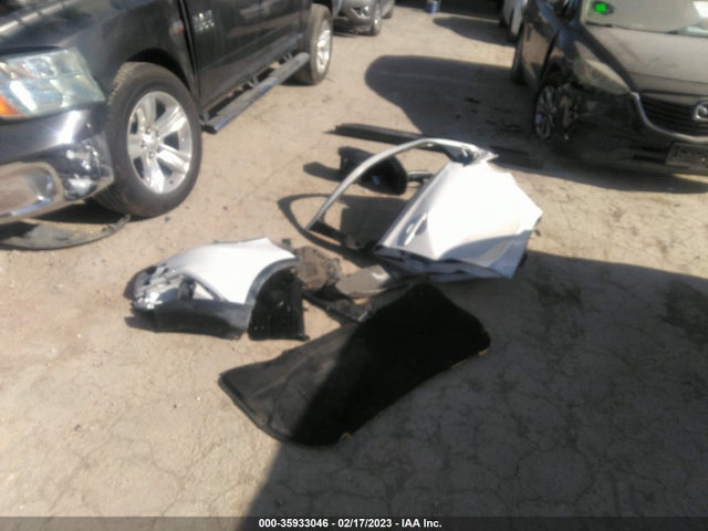 JA4AD3A38HZ019240 Mitsubishi Outlander Se/sel
