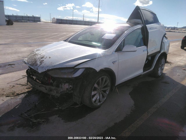 Tesla Model X P90d/75d/p100d 2016 5YJXCBE42GF011283 Image 2