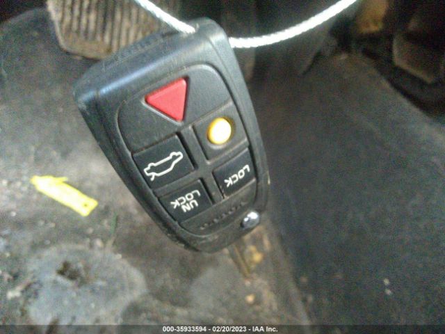 YV1SW640052465775 Volvo V70