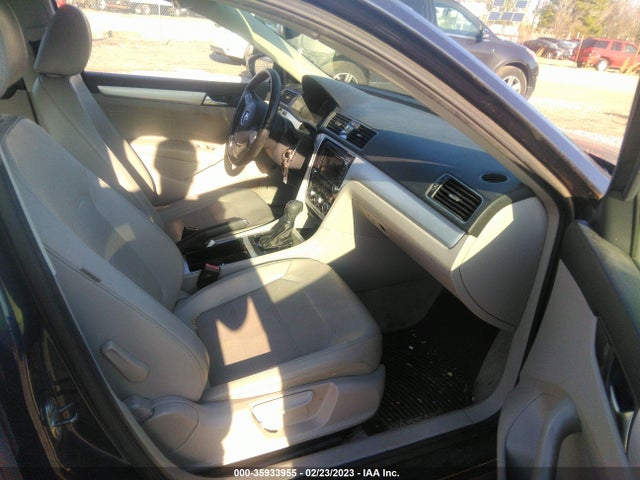 2012 VOLKSWAGEN PASSAT SE VIN: 1VWBP7A32CC098292