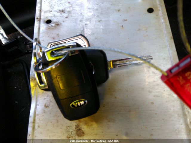 3KPFK4A76JE179807 KIA FORTE LX