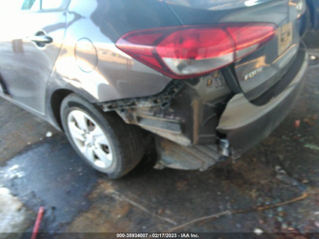 3KPFK4A76JE179807 KIA FORTE LX