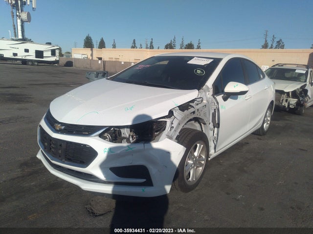 Chevrolet CRUZE LT 2018 1G1BE5SM7J7159140 Image 2