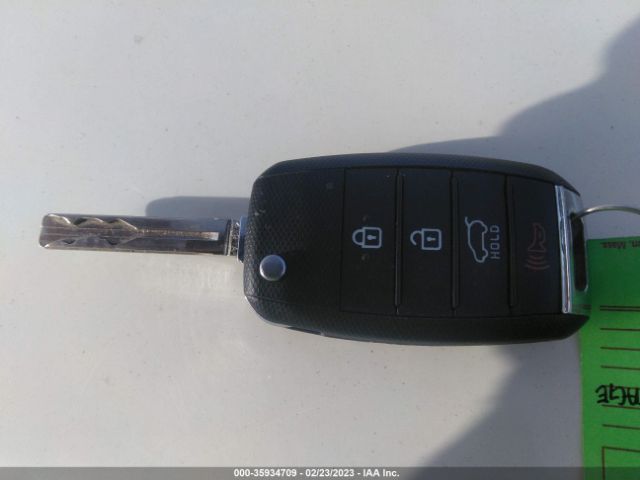 KNDPMCAC8L7670405 KIA Sportage Lx