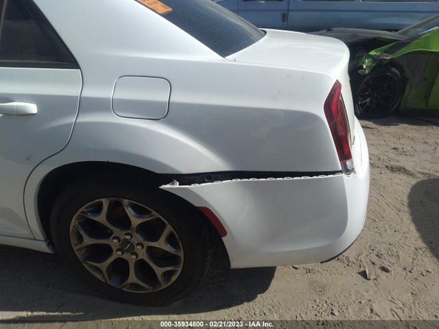 2015 Chrysler 300, VIN: 2C3CCAGG6FH883026