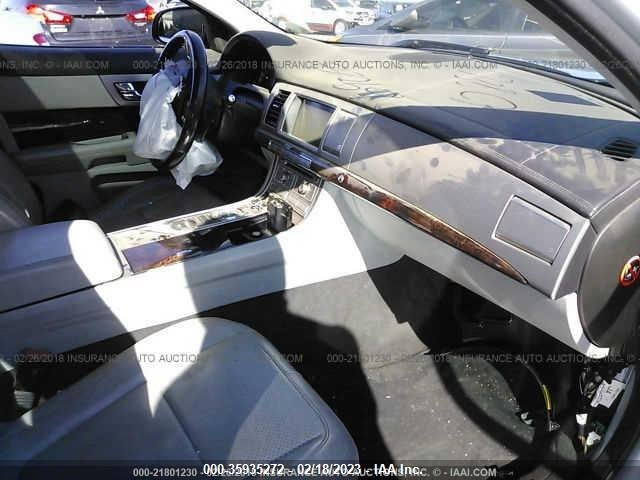 2011 JAGUAR XF SAJWA0GB4BLS00994 Photo 4