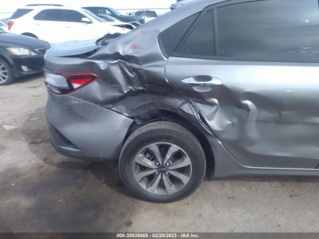 3KPA24AD9PE526684 KIA RIO S