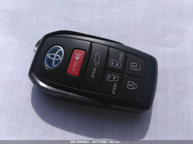 Toyota SIENNA XLE 2022 5TDJRKEC7NS103591 Image 11