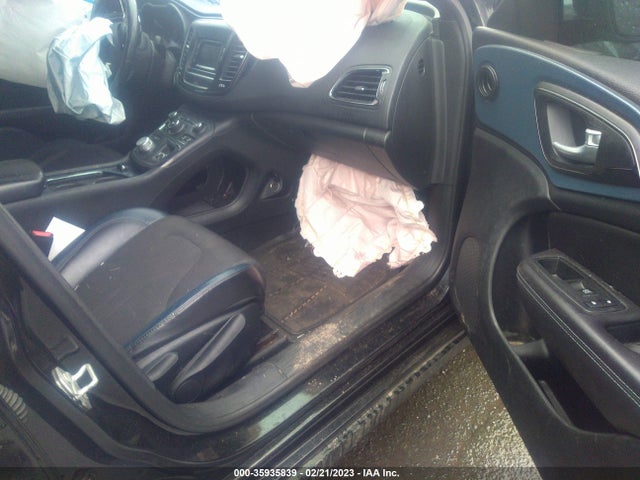 1C3CCCBBXFN612999 Chrysler 200 S